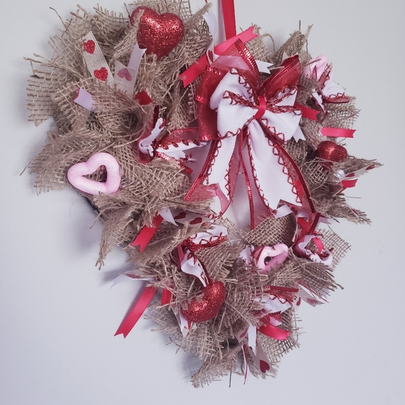 Valentine's Day Heart Wreath - Picture 4 of 7